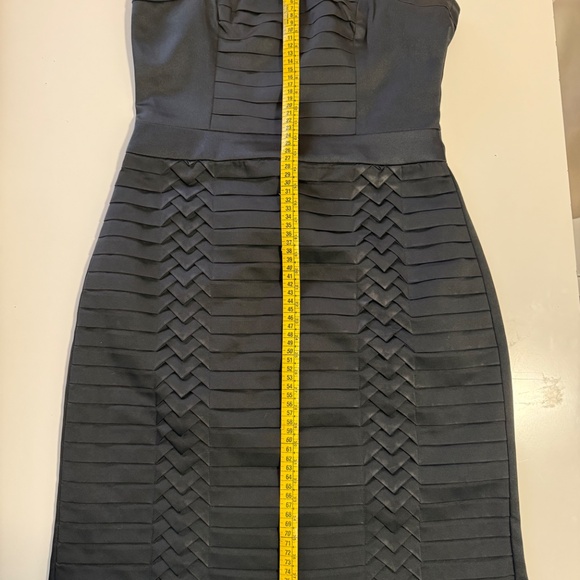 Minimal Chic Strapless Cocktail Dress H&M Black Satin-Like – Ruched, Bodycon, Ab - Picture 7 of 7